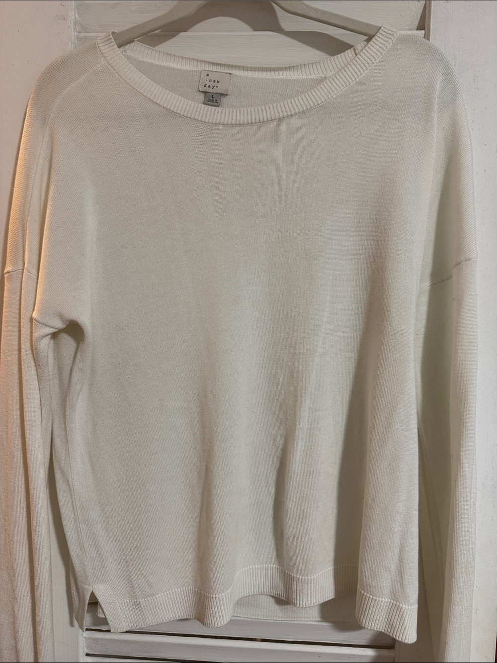a new day White Scoopneck Lightweight Knit Sweater